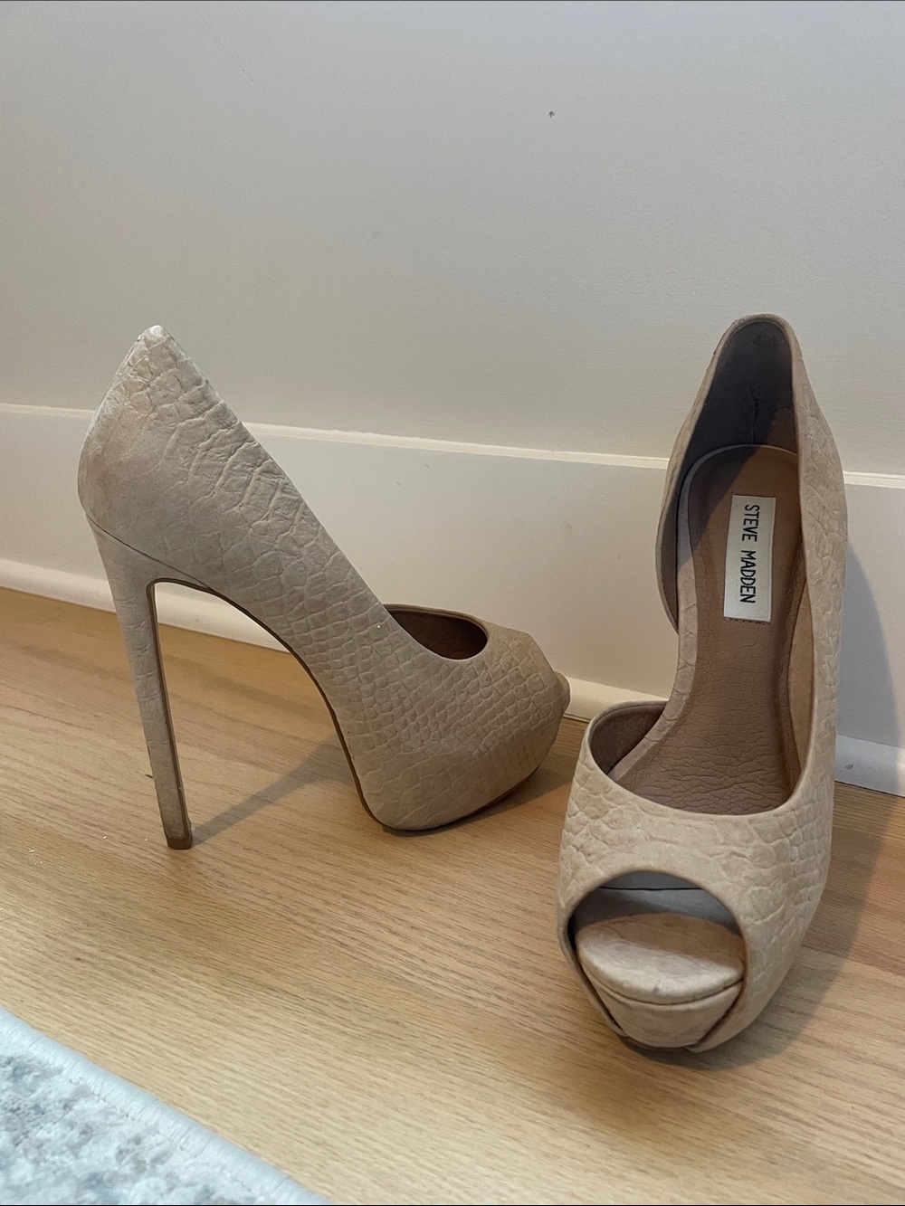 Steve Madden Nude Textured Peep-Toe Stiletto Pumps
